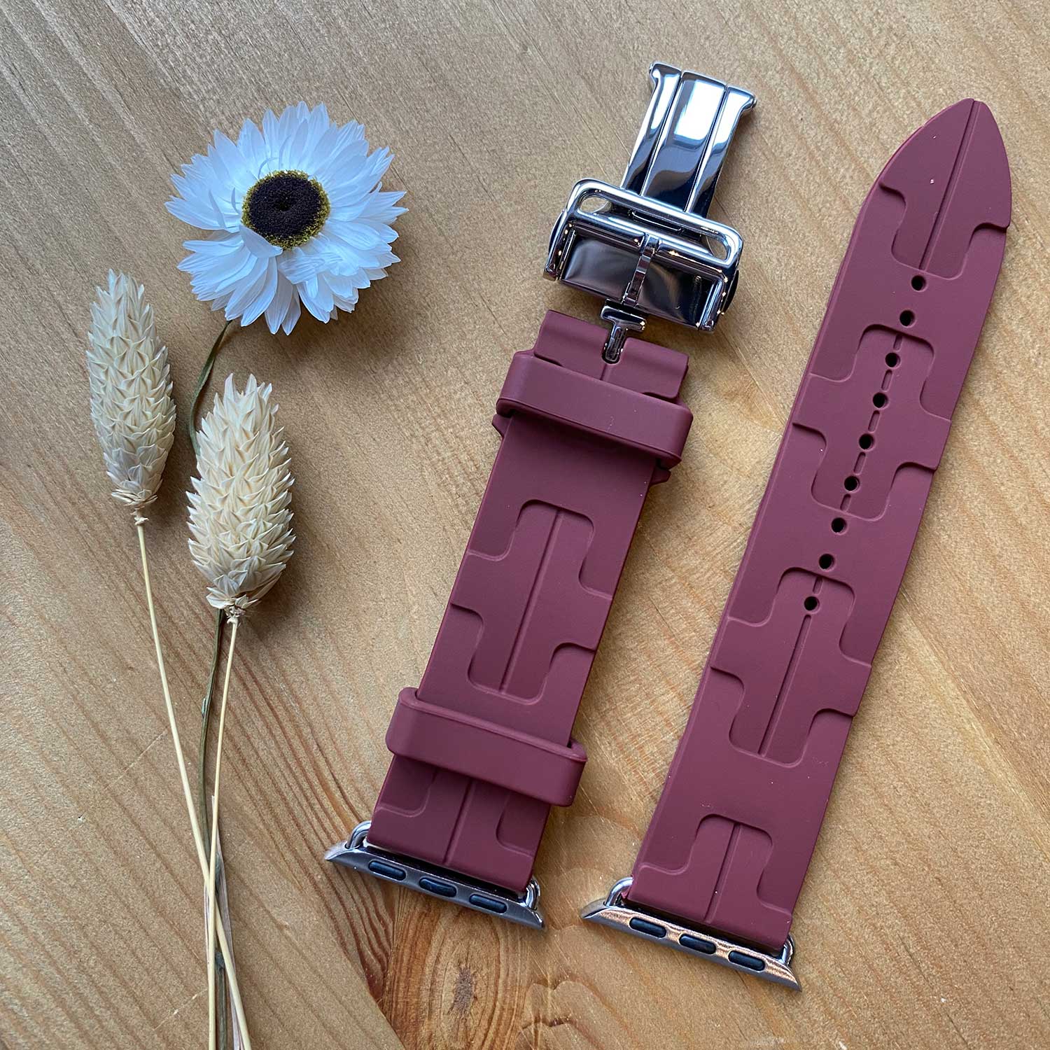 Apple-Watch-sport-Hermes-kilim-single-tour-rood-7440850168117-123watches-sfeer2