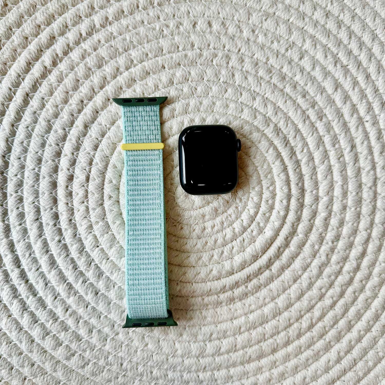 Apple-Watch-nylon-geweven-sport-band-zacht-mintgroen-7440850184155-123watches-sfeer2